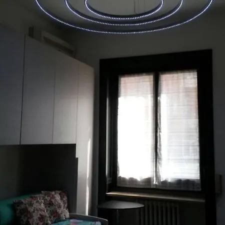 Chicstudiomilan * Milánó